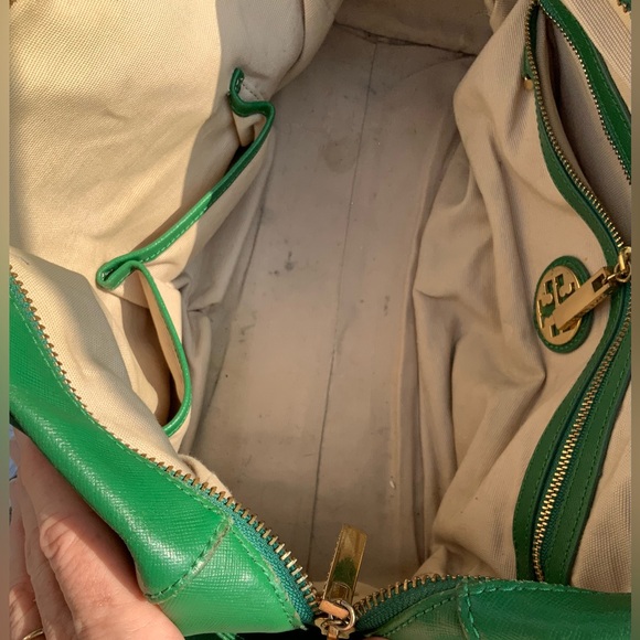 Tory Burch Saffiano Leather Robinson Satchel/Crossbody Kelly Green - Picture 16 of 16